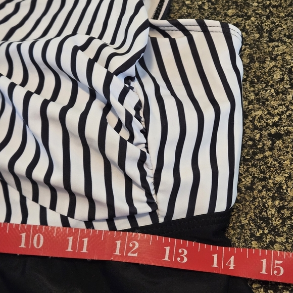 NWT Zaful Black and White Striped Women's Tankini Swimsuit Top US size 8-10 - Picture 8 of 10